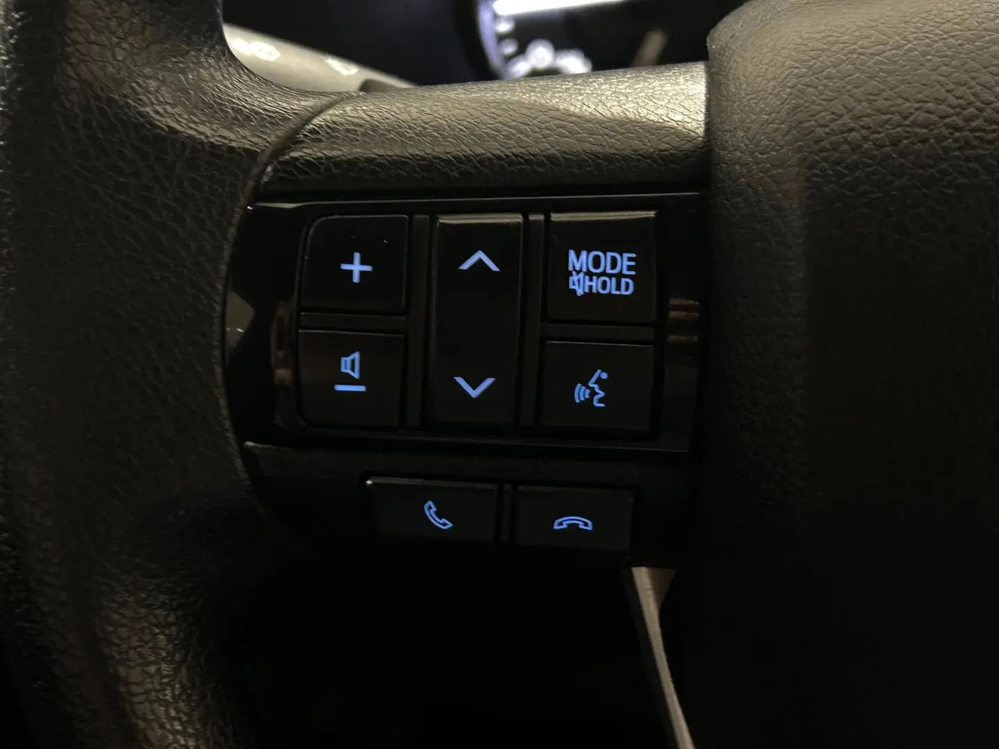 2020 Toyota Hilux Gallery Image 18