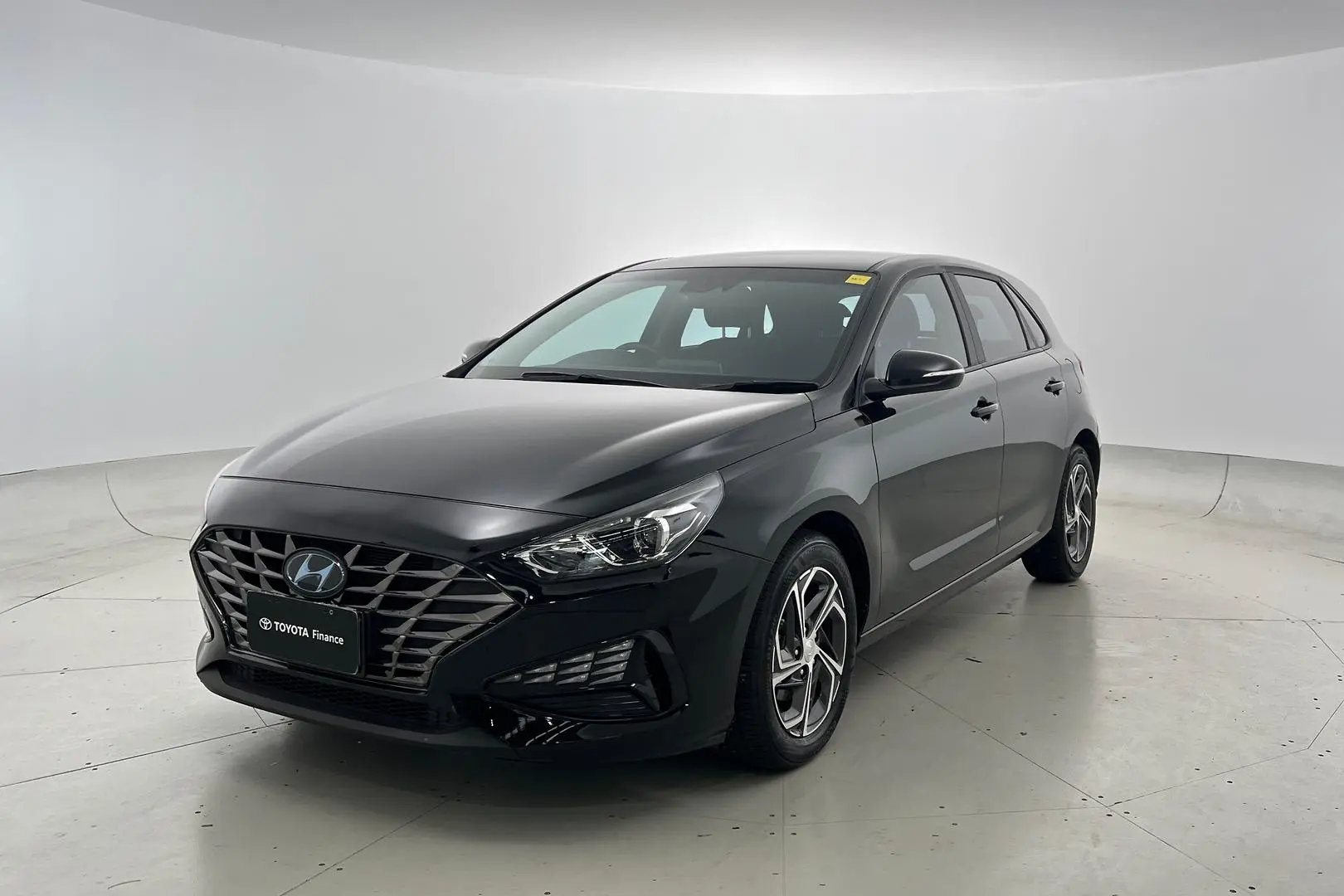 2021 Hyundai i30 Gallery Image 8
