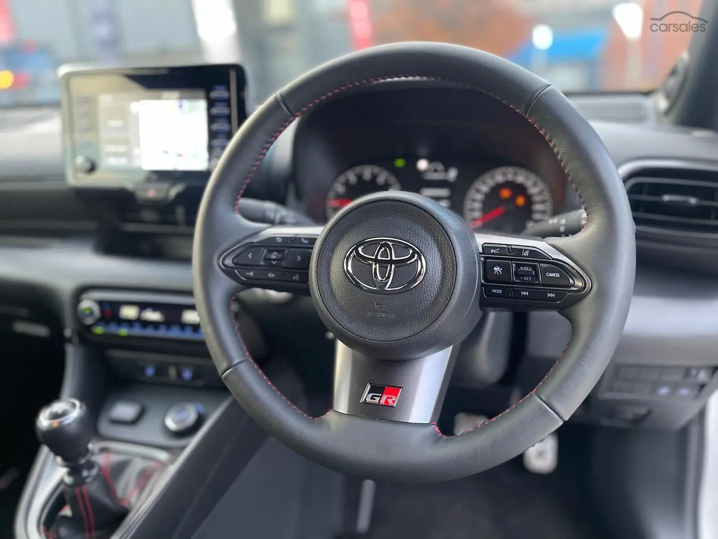 2022 Toyota Yaris Image 16