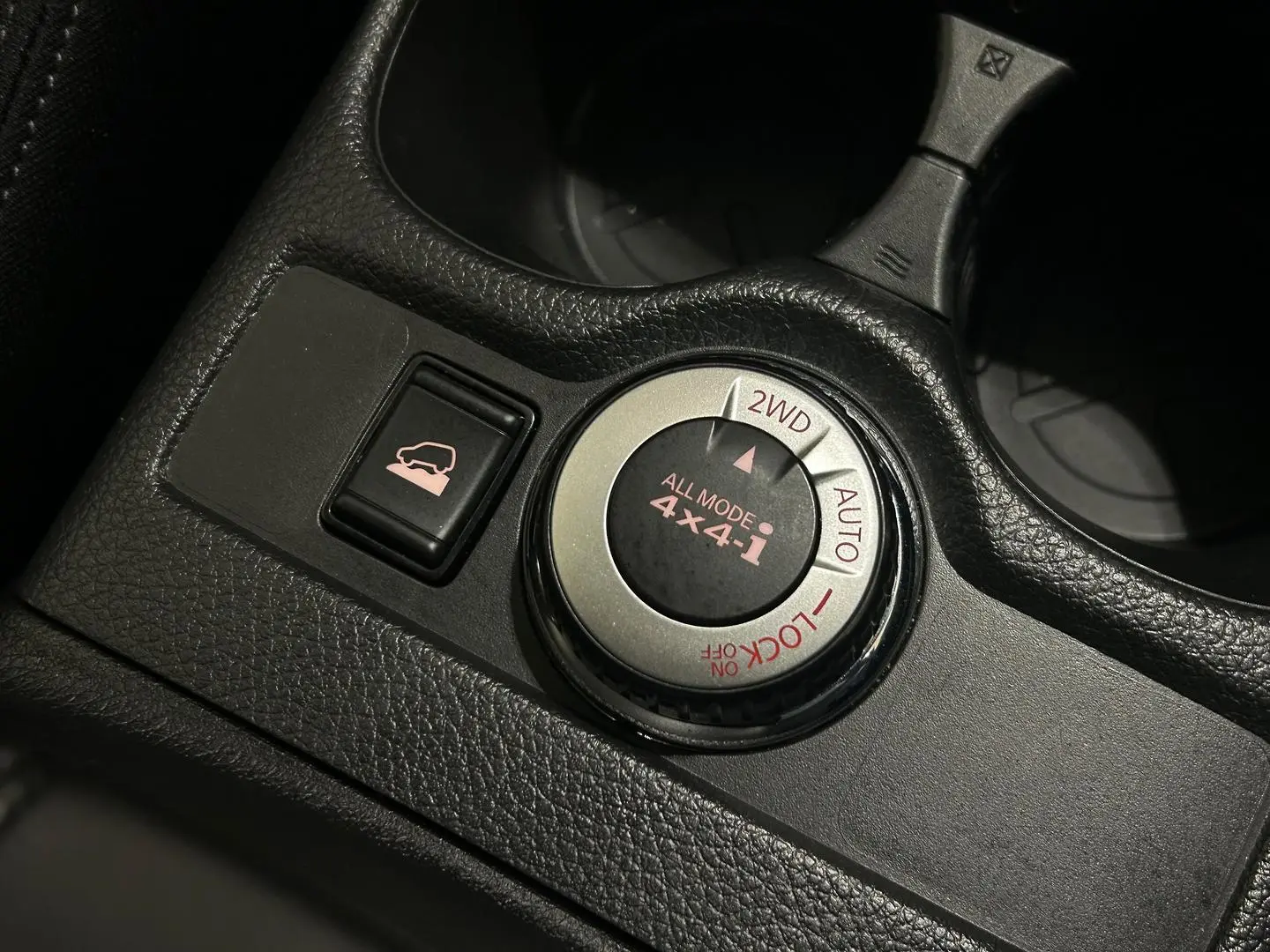 2022 Nissan X-TRAIL Gallery Image 18