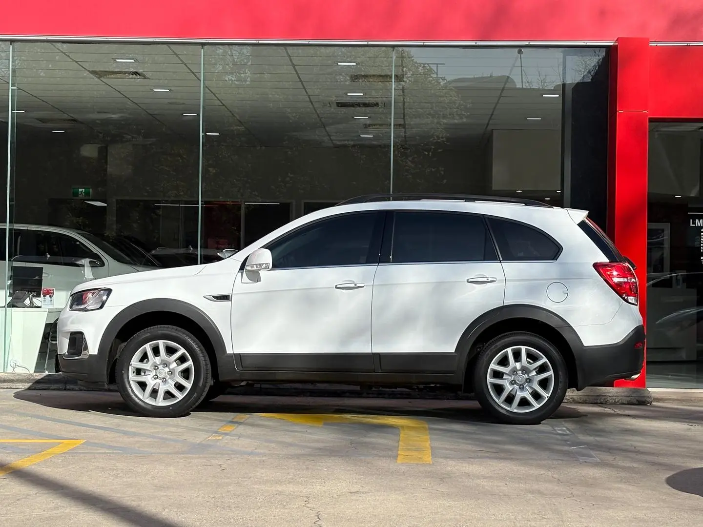 2017 Holden Captiva Gallery Image 6