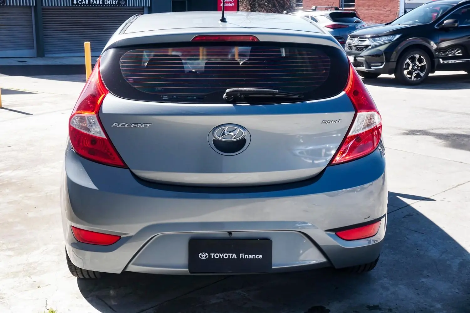 2017 Hyundai Accent Gallery Image 4