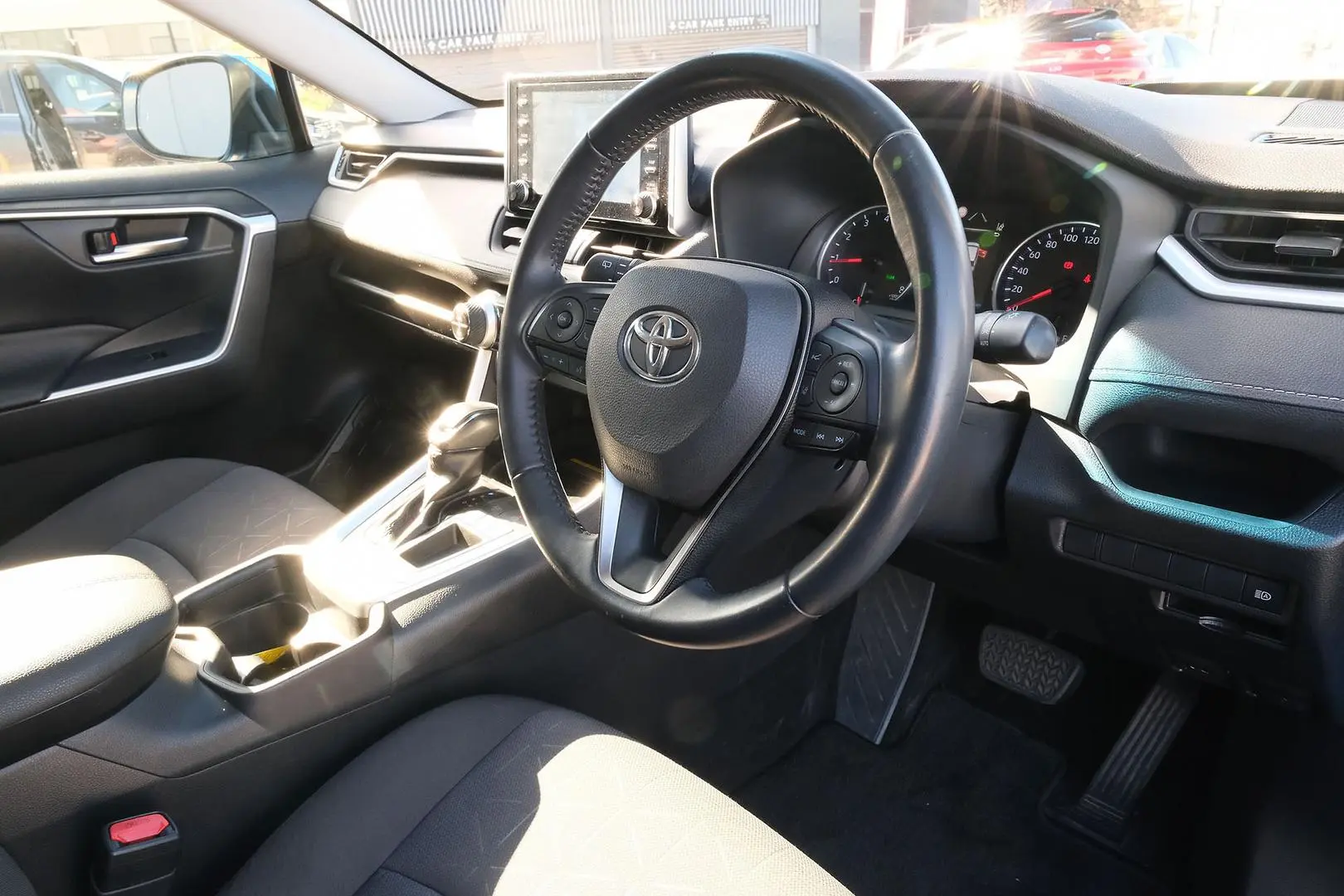 2019 Toyota RAV4 Gallery Image 7