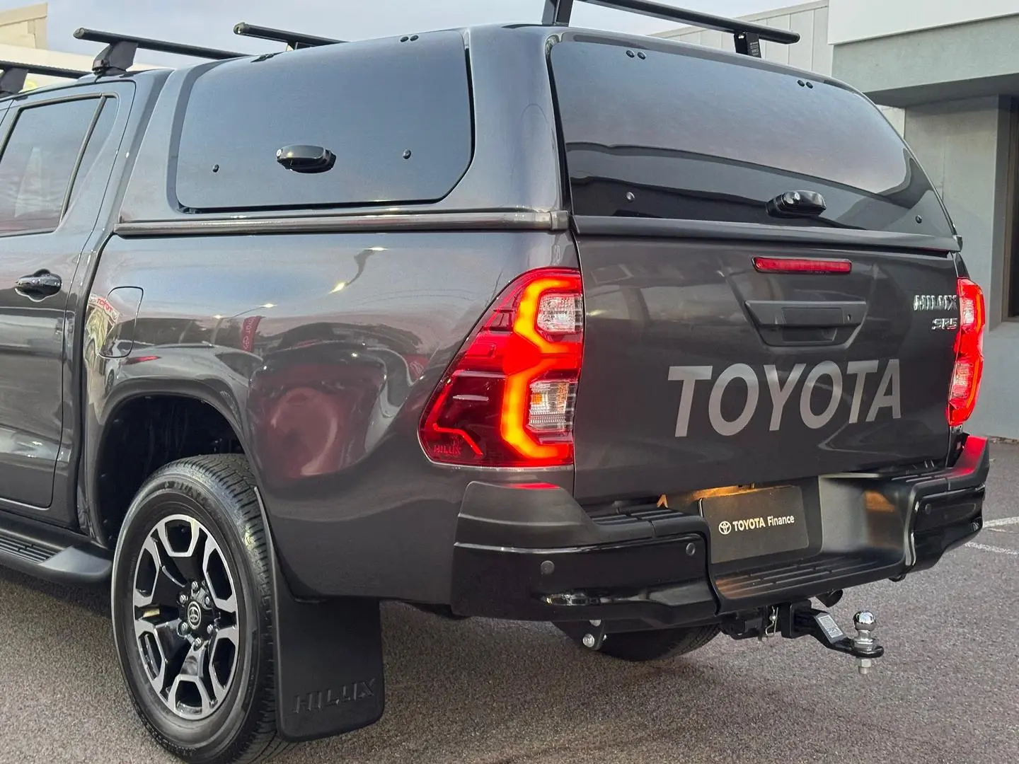 2024 Toyota Hilux Gallery Image 8