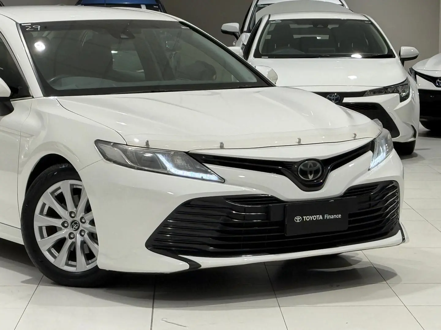 2018 Toyota Camry Gallery Image 3