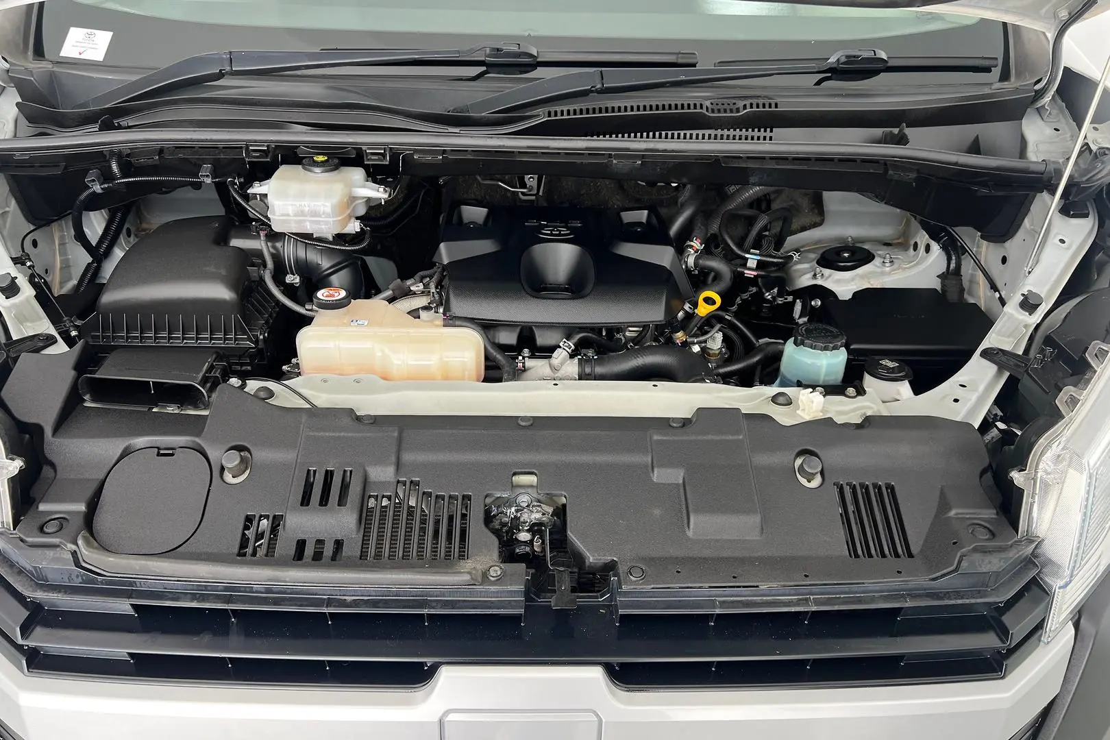 2019 Toyota Hiace Gallery Image 24
