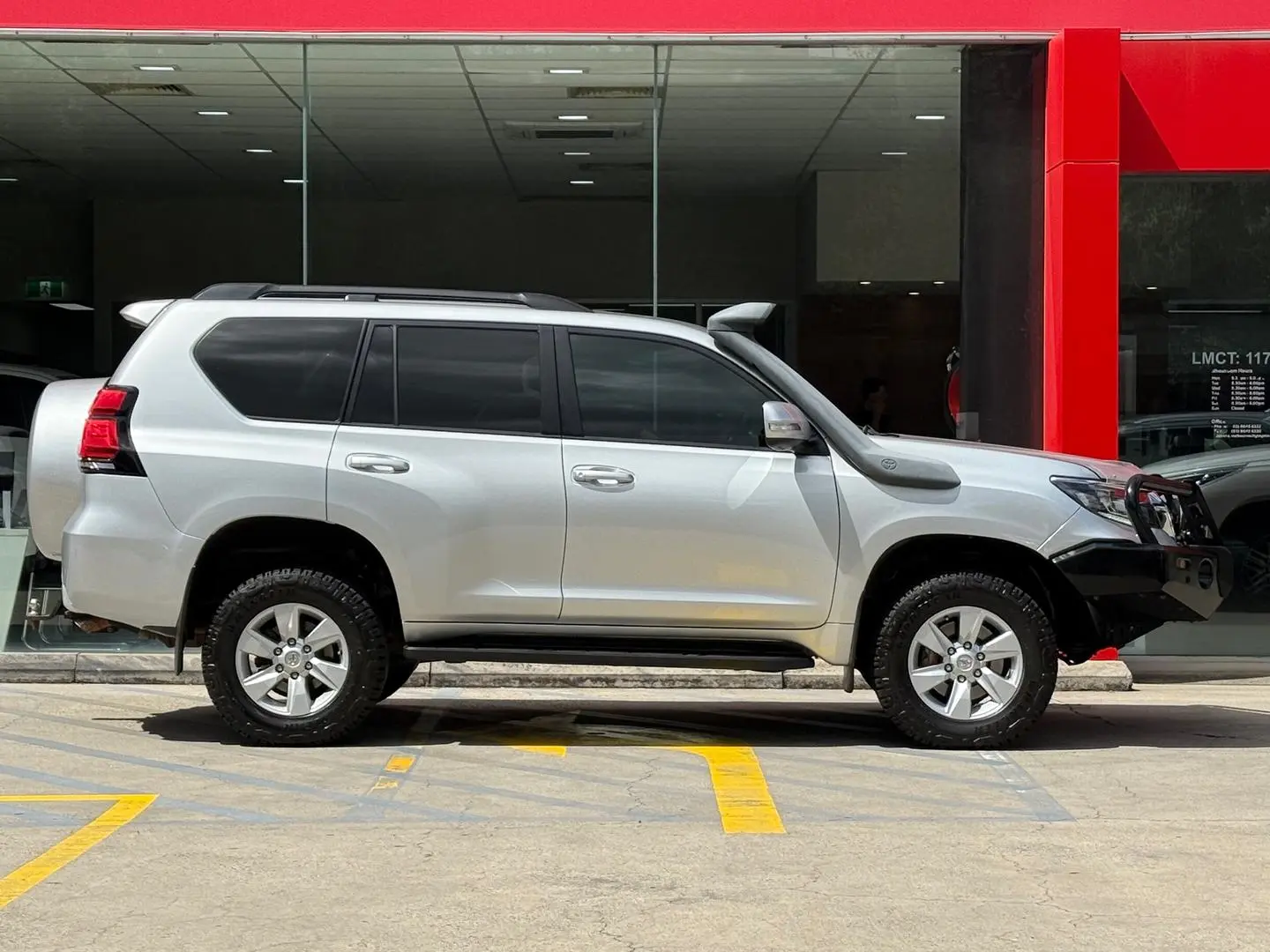 2020 Toyota Landcruiser Prado Gallery Image 2