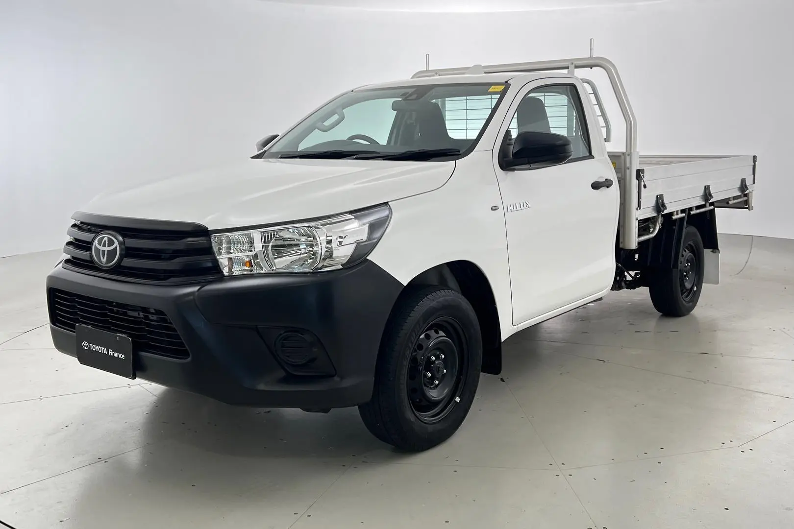 2023 Toyota Hilux Gallery Image 9