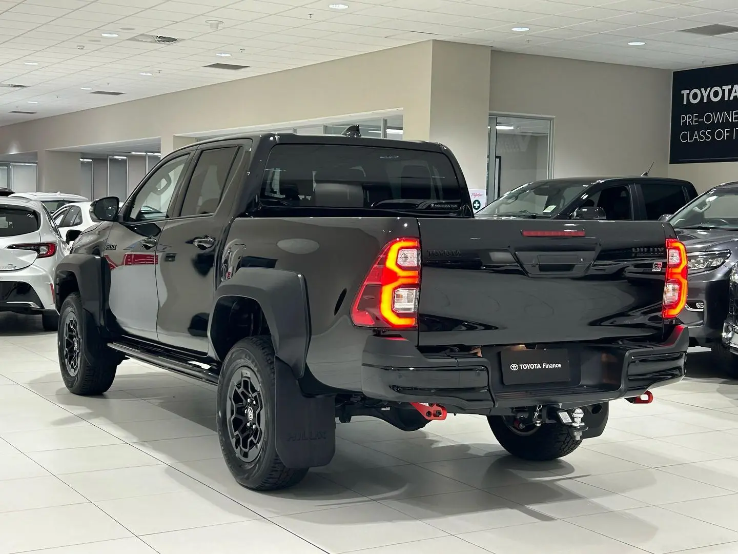 2024 Toyota Hilux Gallery Image 7