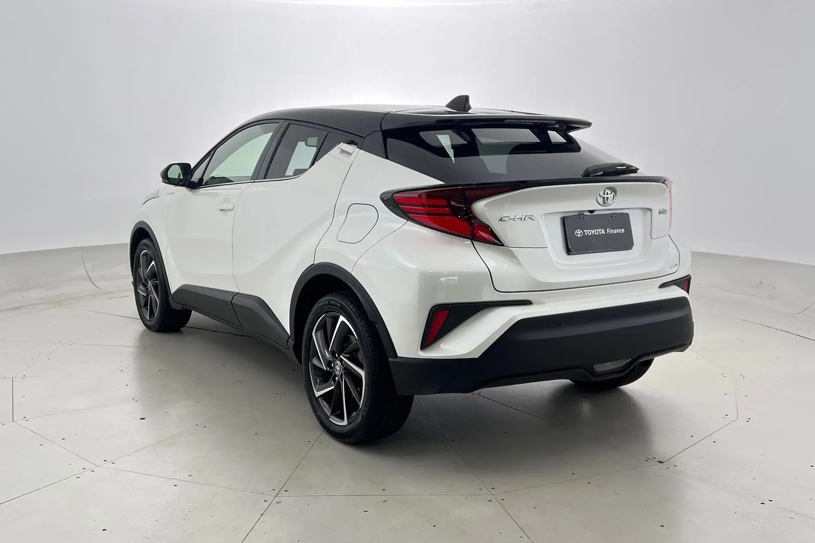 2020 Toyota C-HR Gallery Image 7