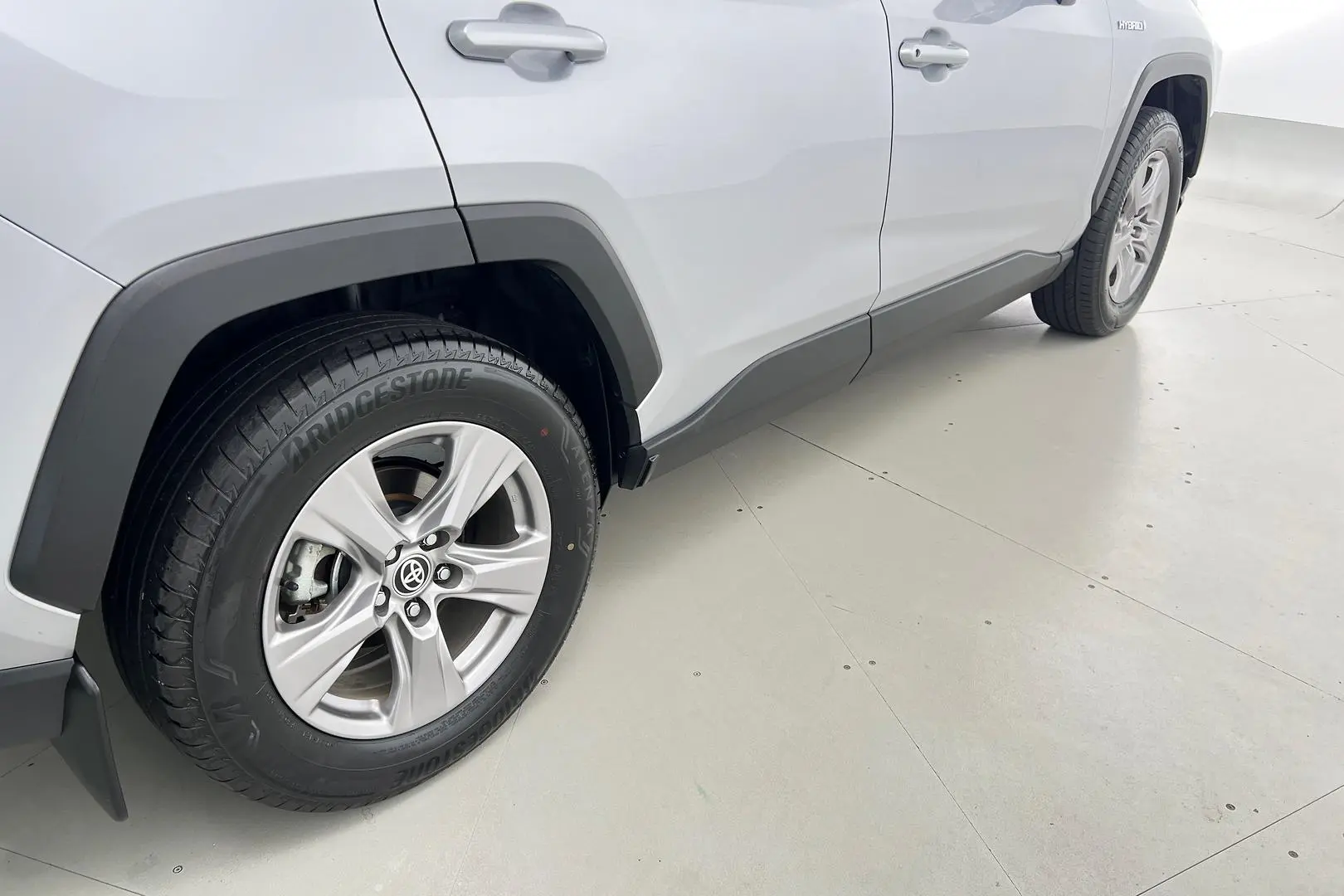 2024 Toyota RAV4 Gallery Image 9