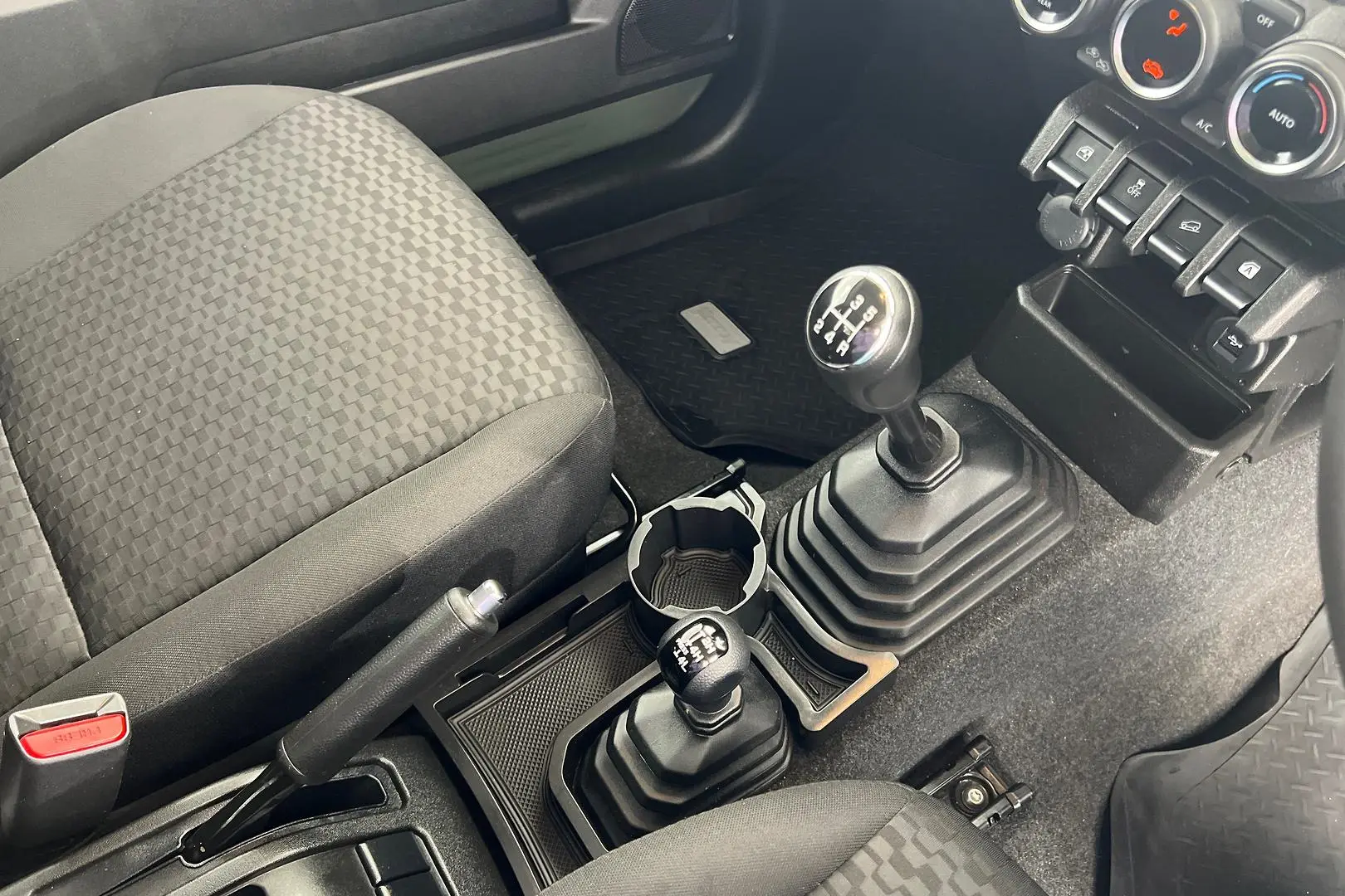 2023 Suzuki Jimny Gallery Image 13