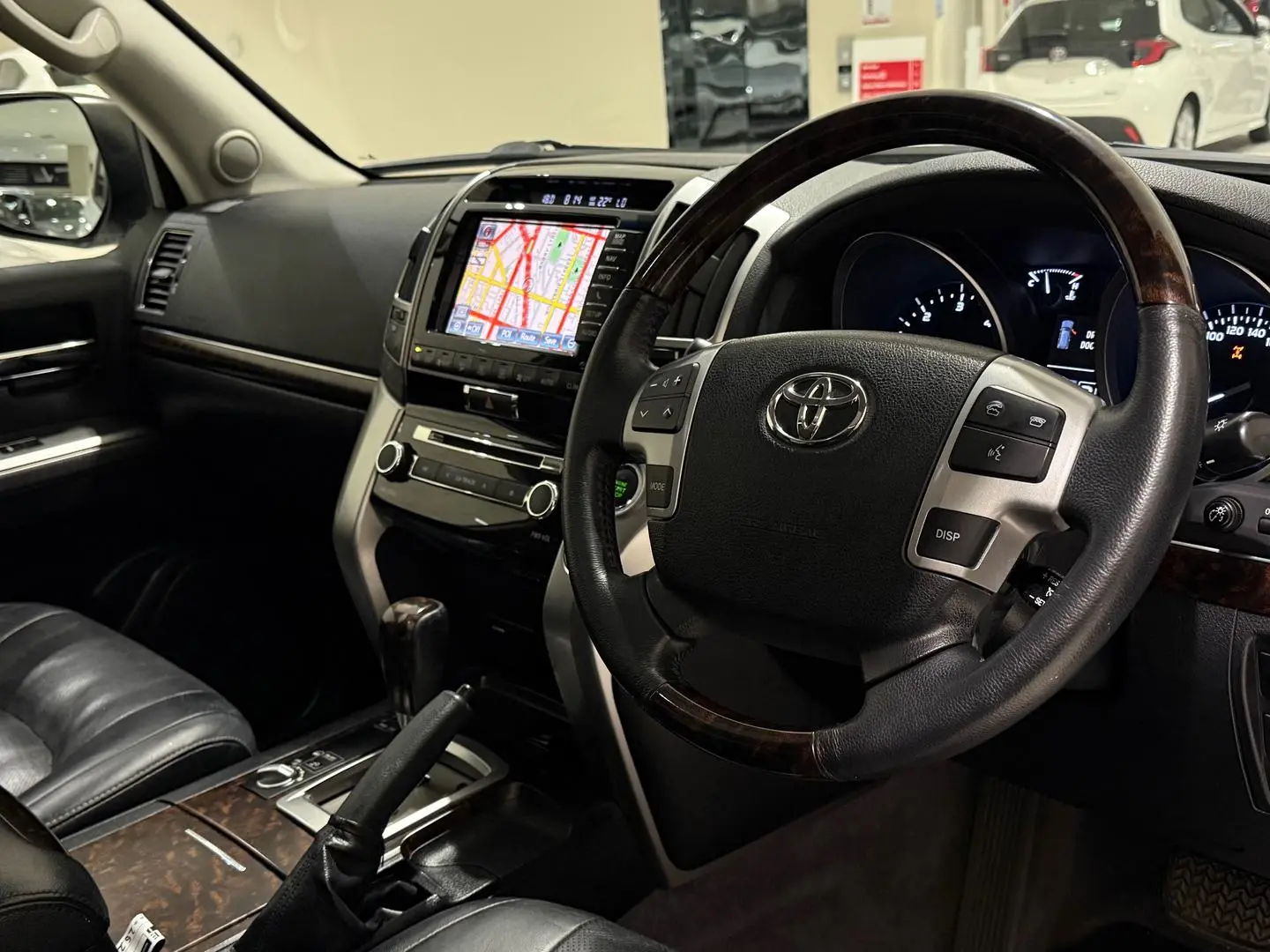 2013 Toyota Landcruiser Gallery Image 13