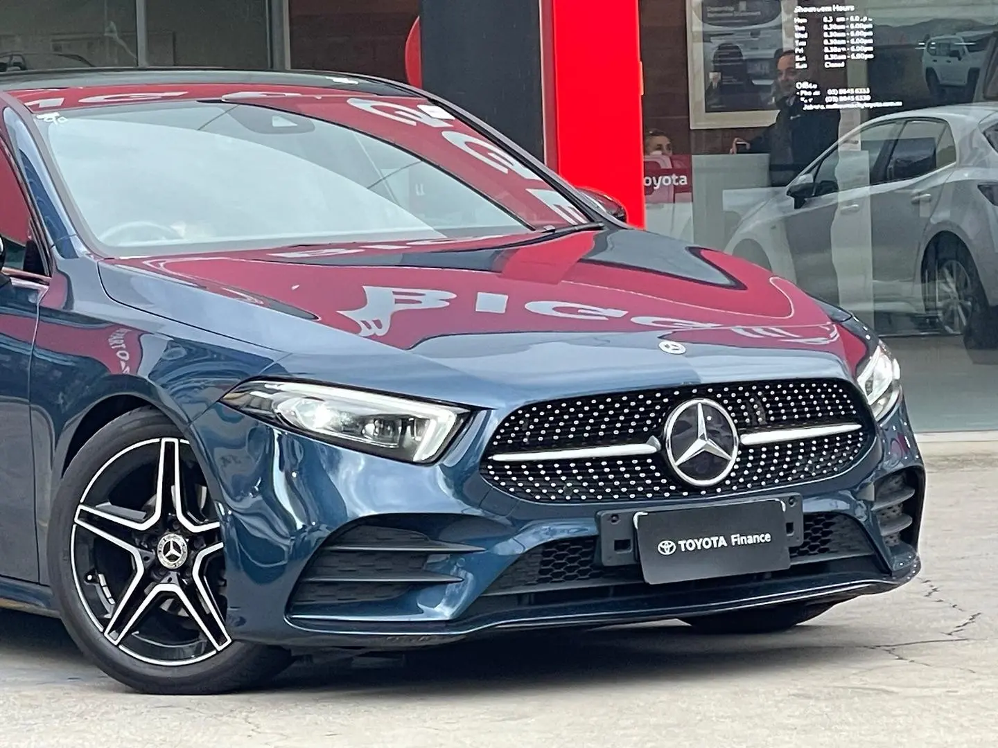 2022 Mercedes-Benz A-Class Gallery Image 3