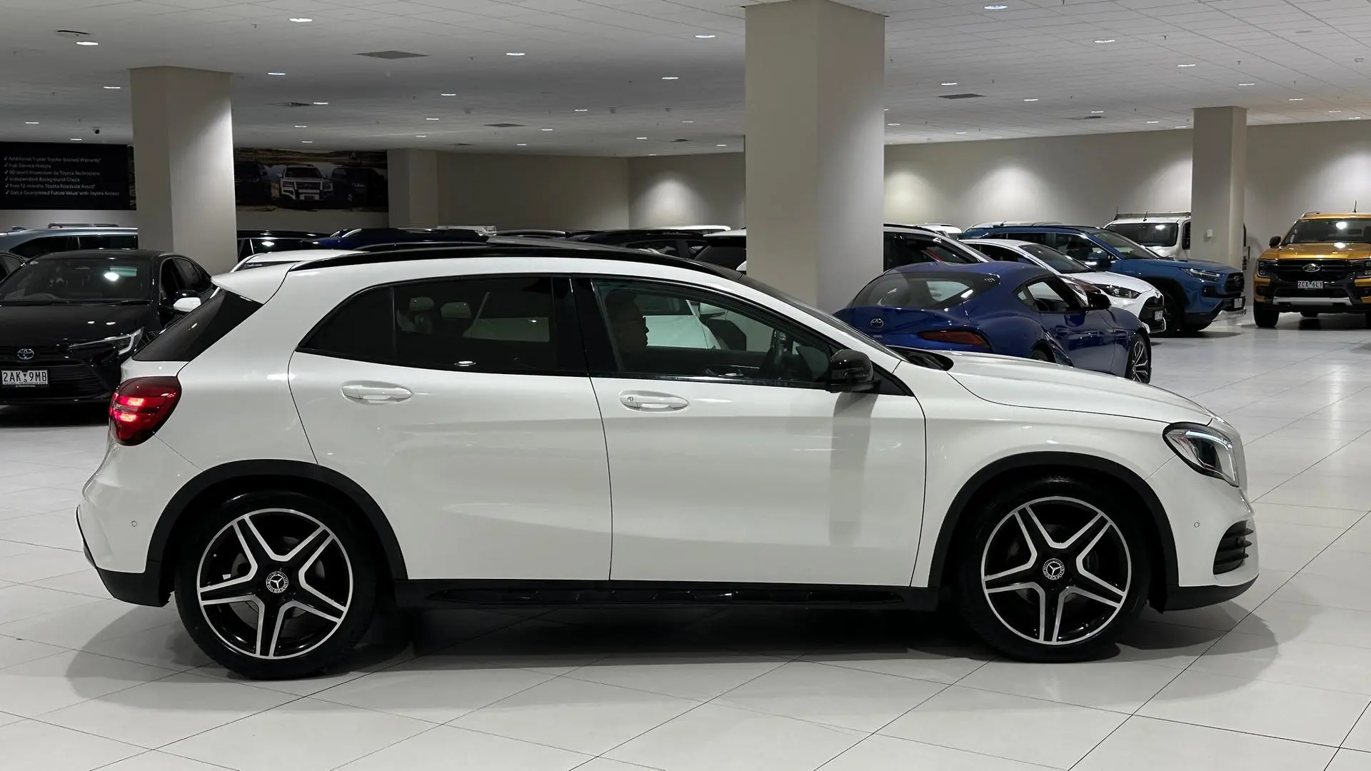 2018 Mercedes-Benz GLA-Class Gallery Image 2
