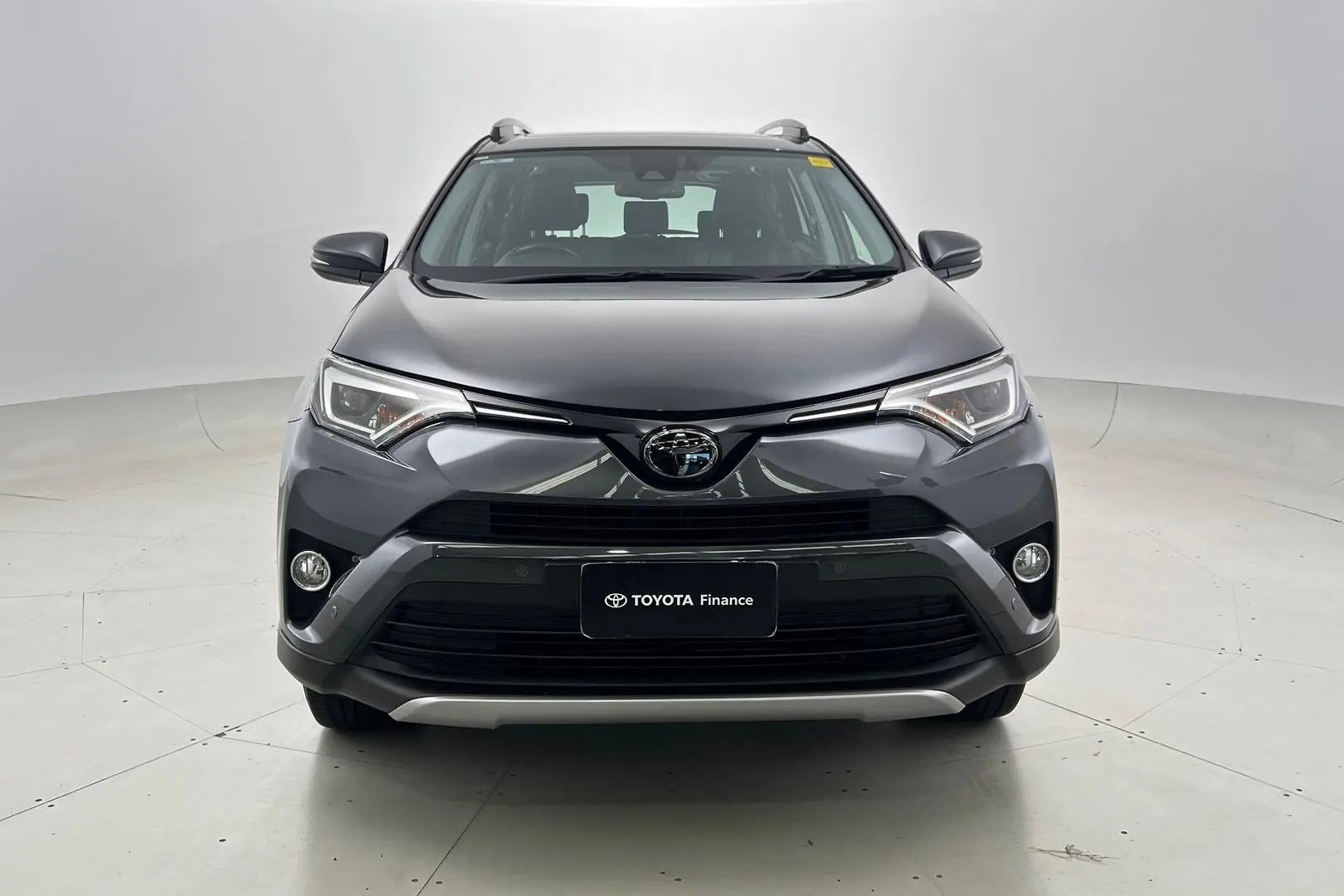 2018 Toyota RAV4 Gallery Image 10