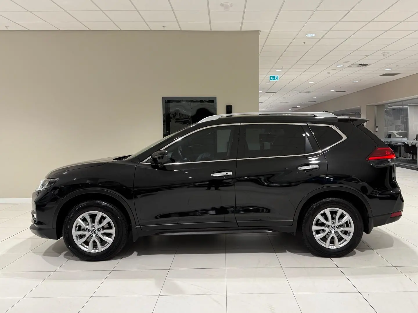 2020 Nissan X-TRAIL Gallery Image 6