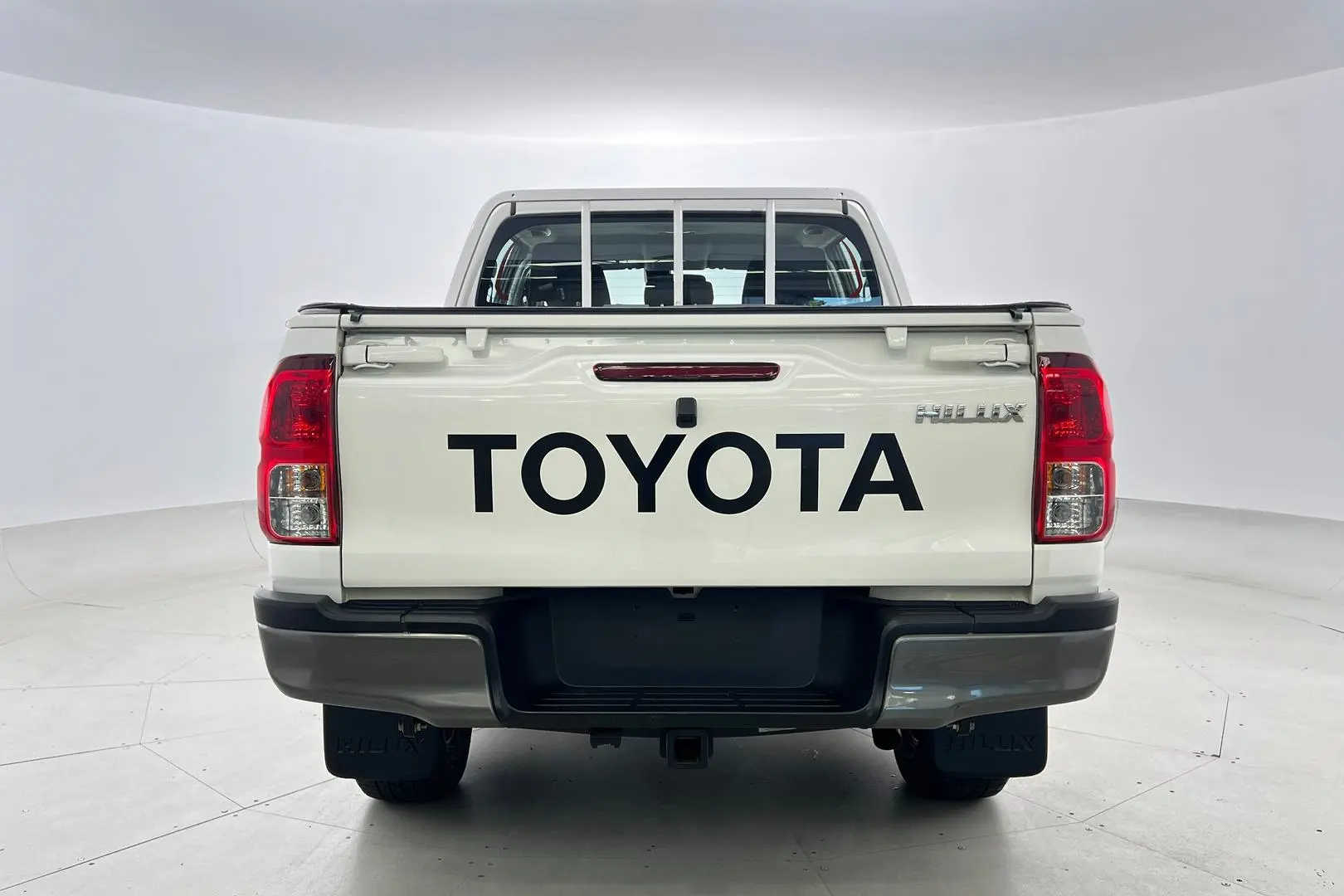 2021 Toyota Hilux Image 6