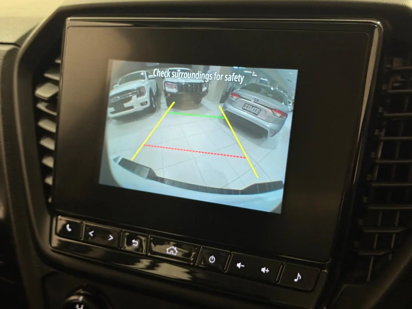 2023 Isuzu D-MAX Gallery Image 18