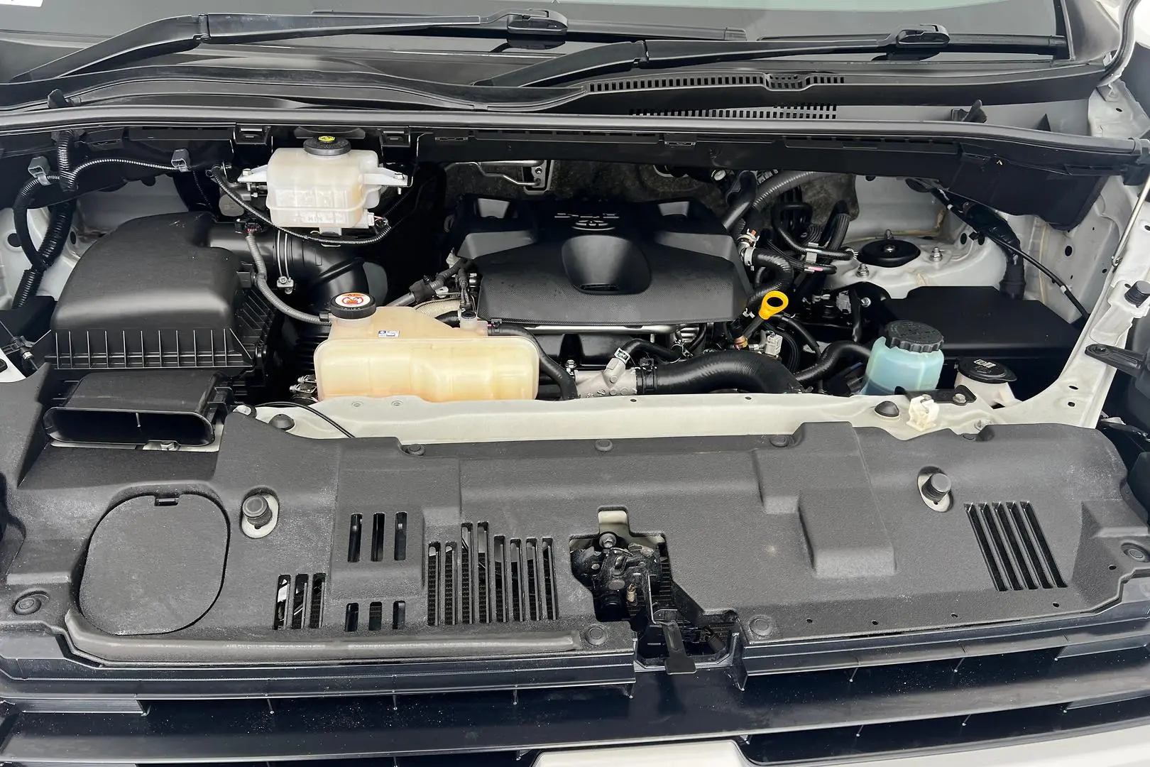 2020 Toyota Hiace Gallery Image 23