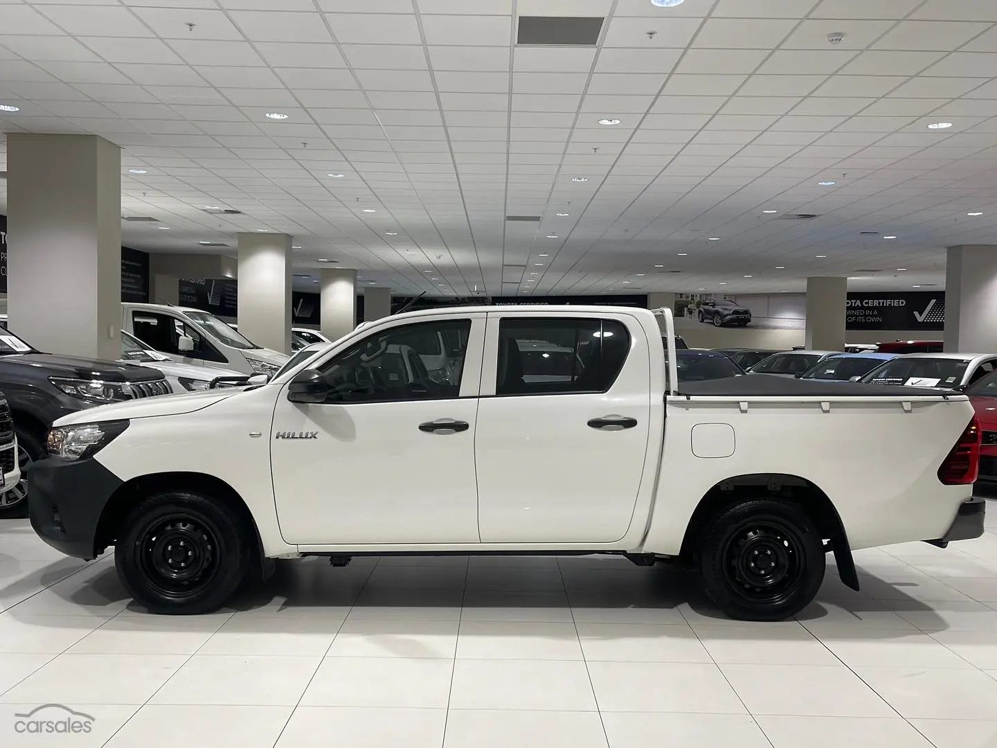 2021 Toyota Hilux Image 6