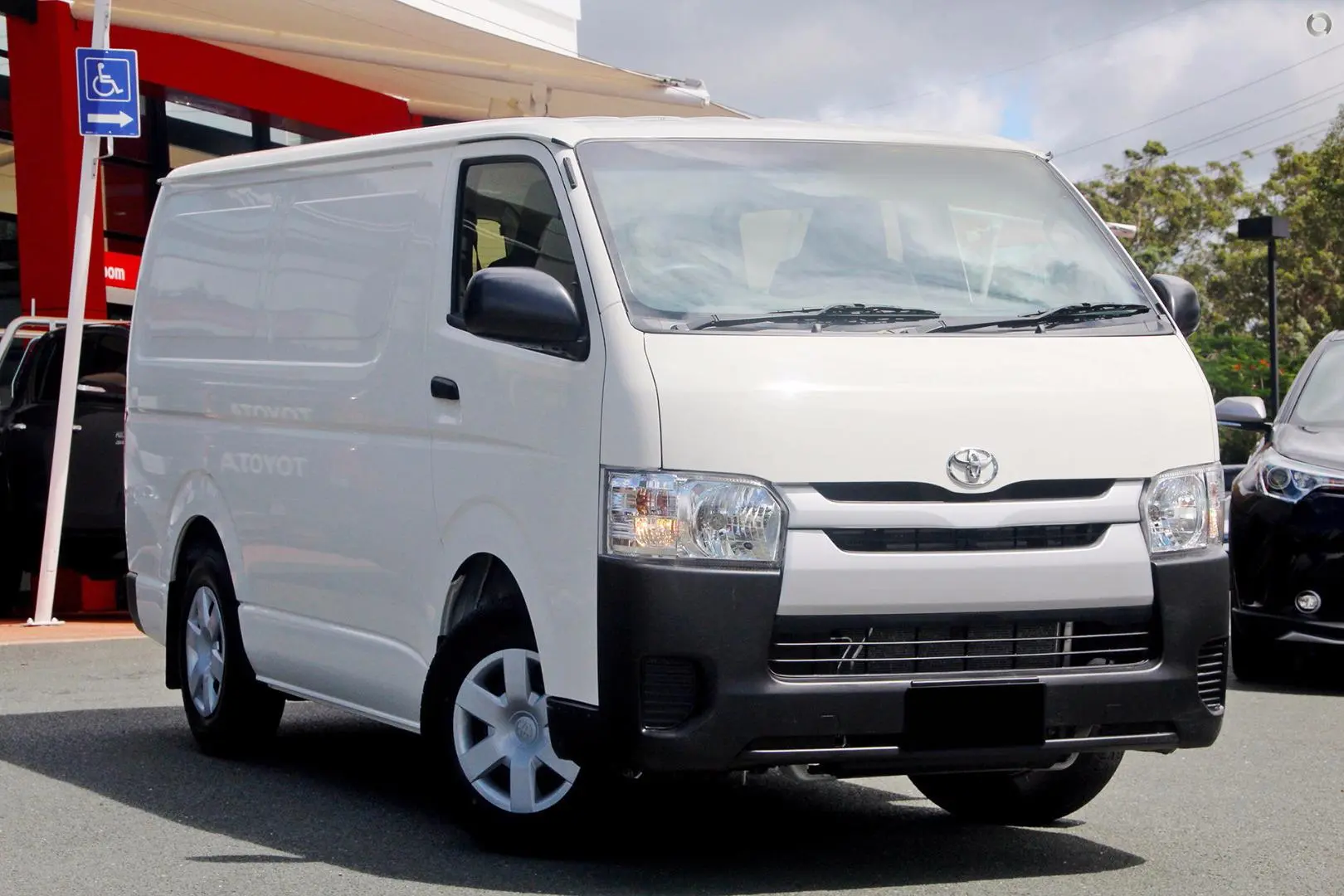 2017 Toyota Hiace Gallery Image 1