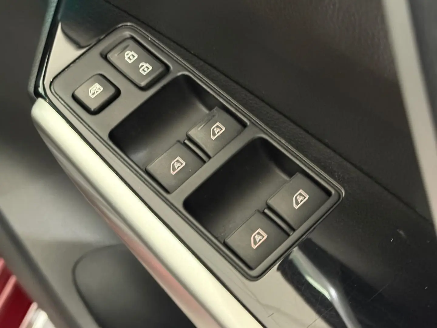 2022 Mitsubishi Pajero Sport Gallery Image 16