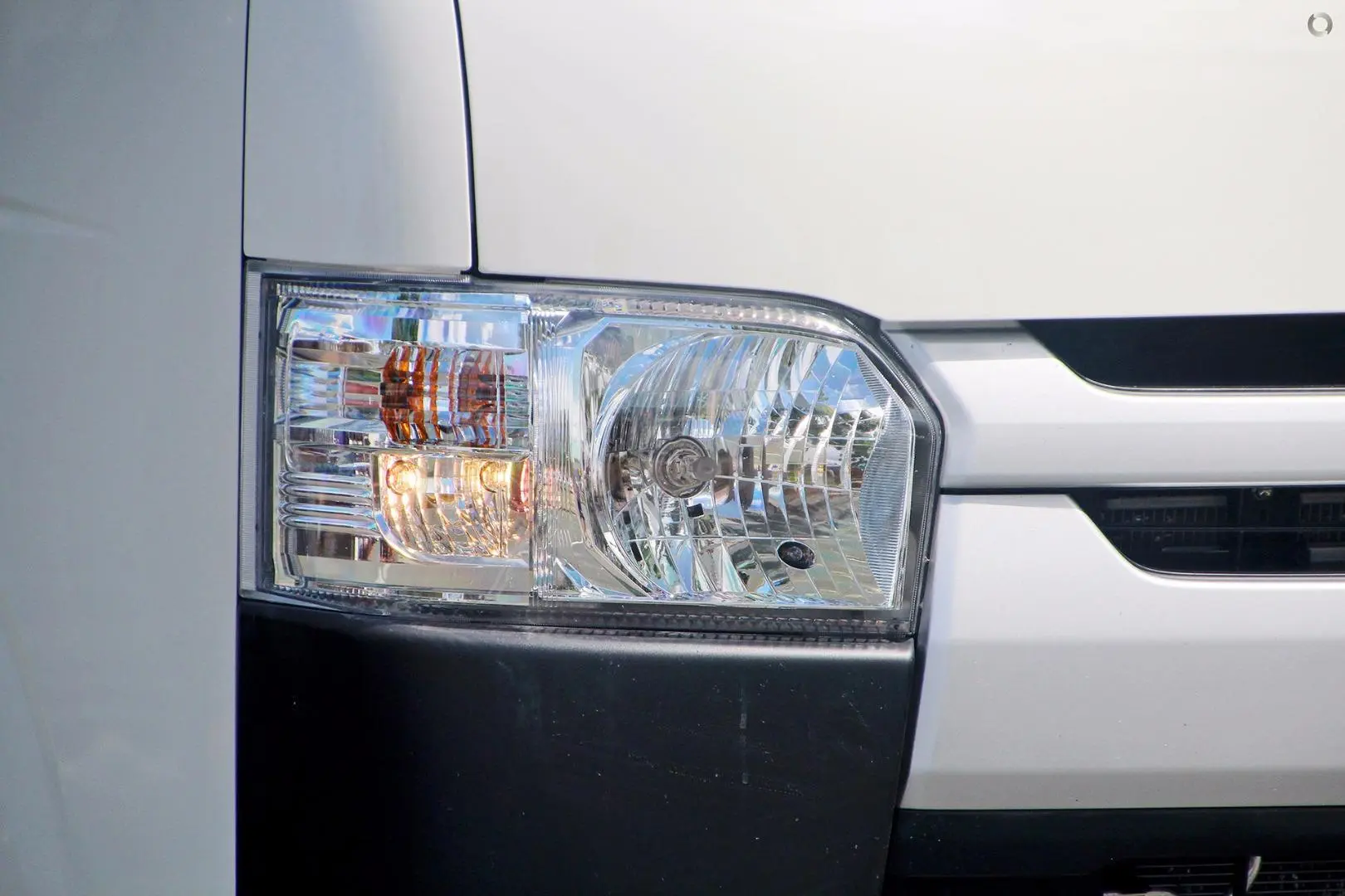 2017 Toyota Hiace Gallery Image 3