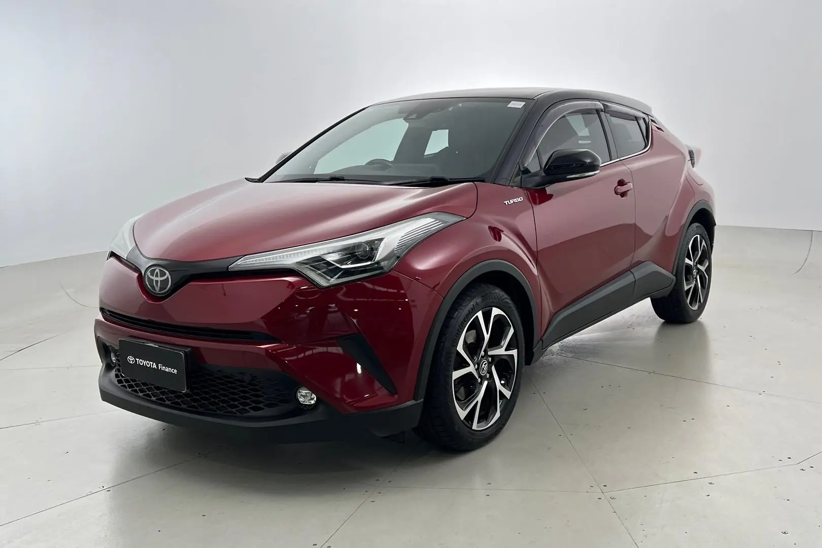 2018 Toyota C-HR Gallery Image 2