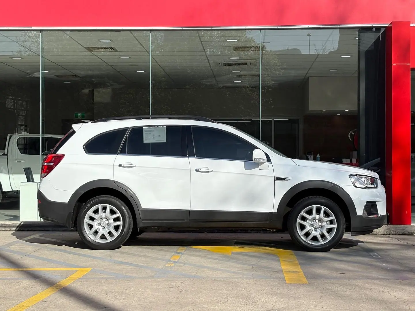 2017 Holden Captiva Gallery Image 3