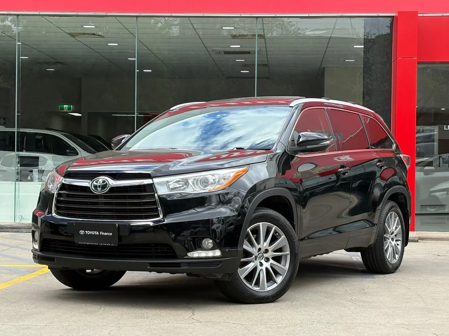 2015 Toyota Kluger Gallery Image 5