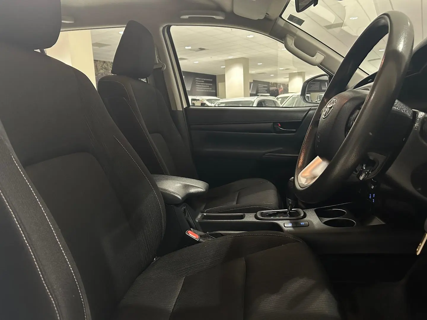 2020 Toyota Hilux Gallery Image 12