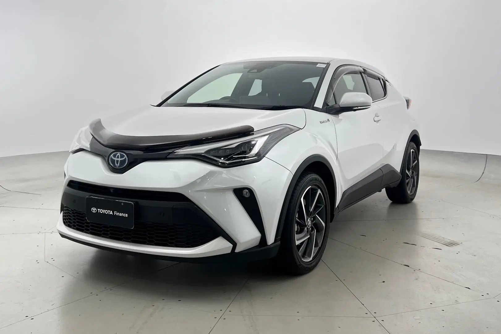 2022 Toyota C-HR Gallery Image 2