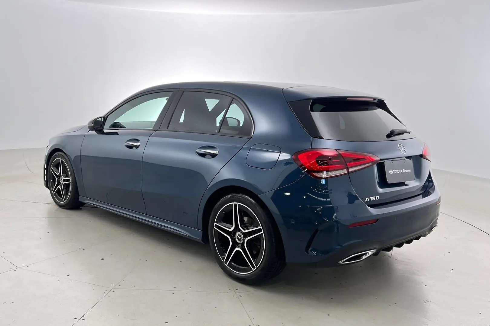 2022 Mercedes-Benz A-Class Gallery Image 8