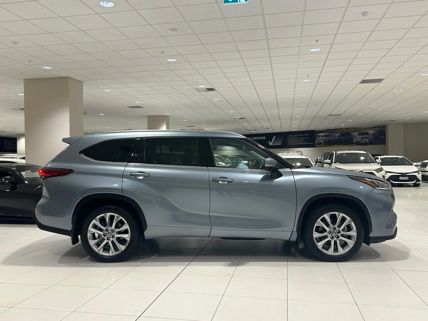 2023 Toyota Kluger Gallery Image 2