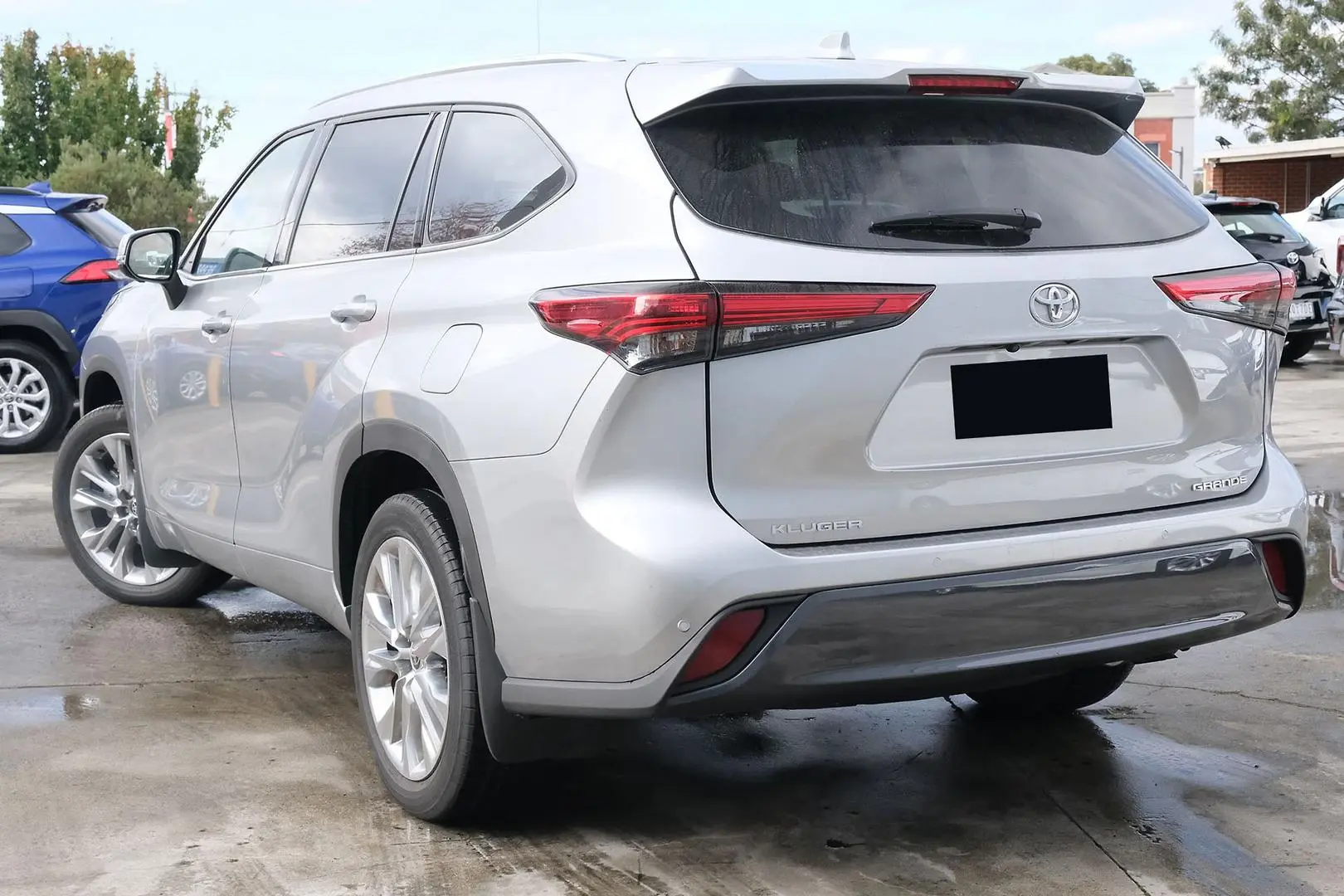 2023 Toyota Kluger Gallery Image 2