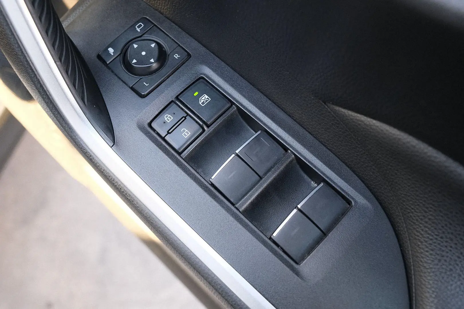 2022 Toyota RAV4 Gallery Image 12