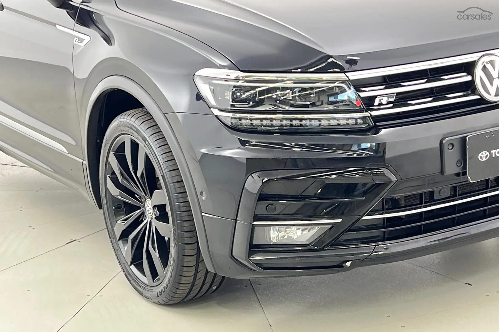 2019 Volkswagen Tiguan Image 2