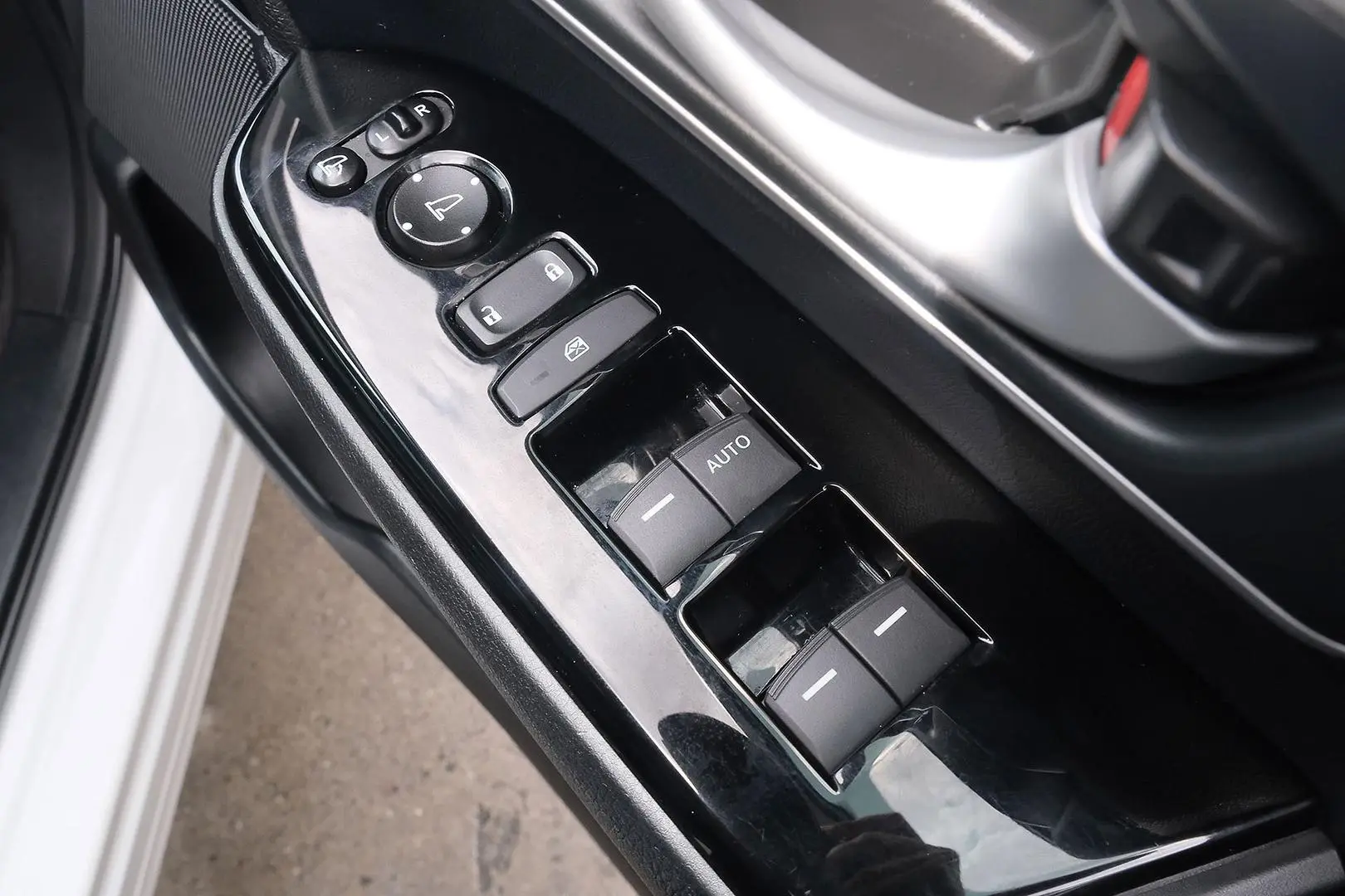 2019 Honda CR-V Gallery Image 16