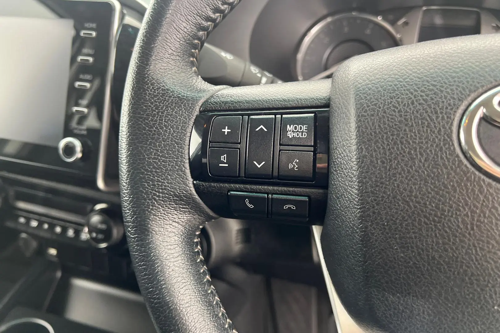 2022 Toyota Hilux Gallery Image 15