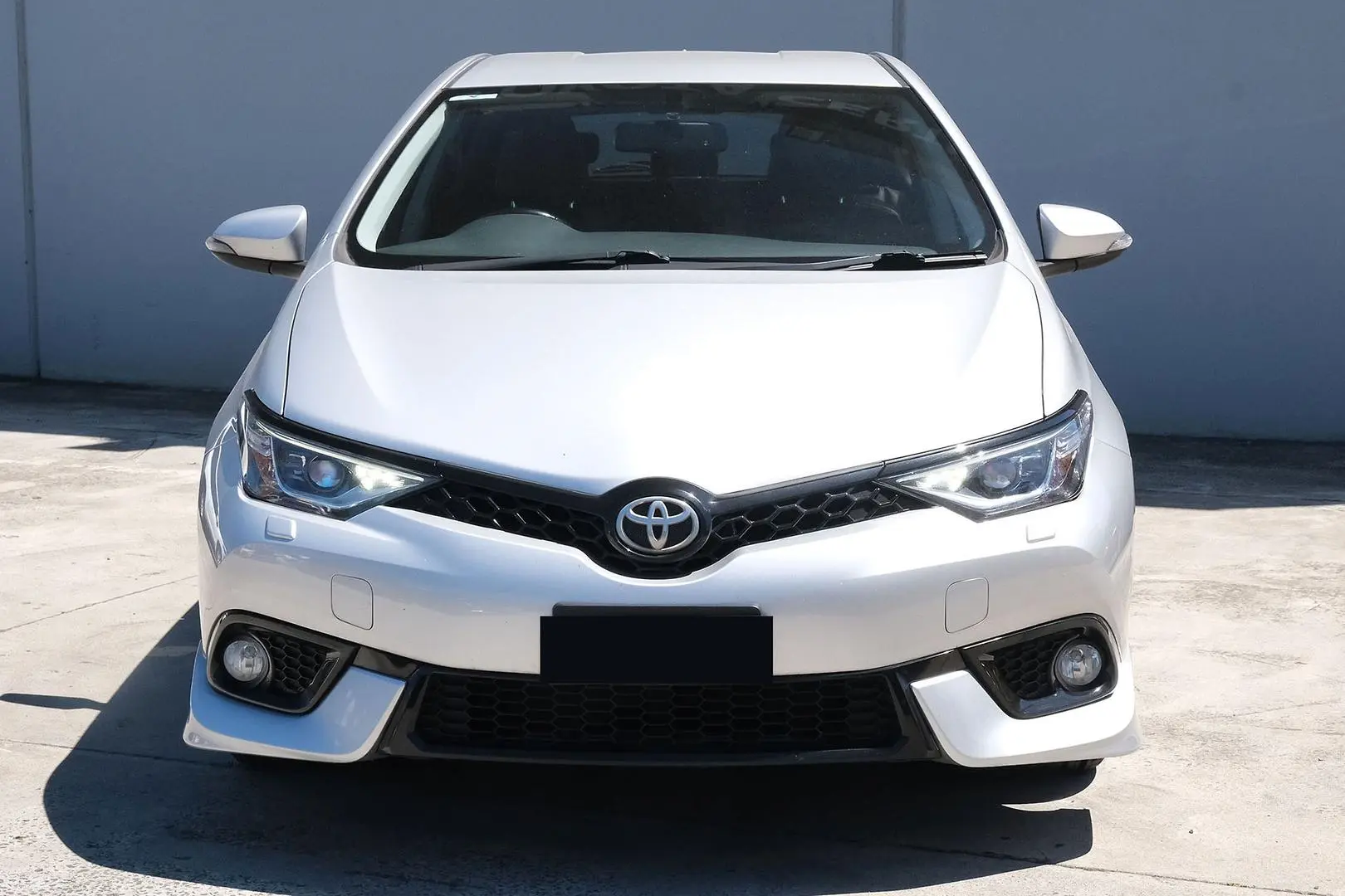 2016 Toyota Corolla Gallery Image 3