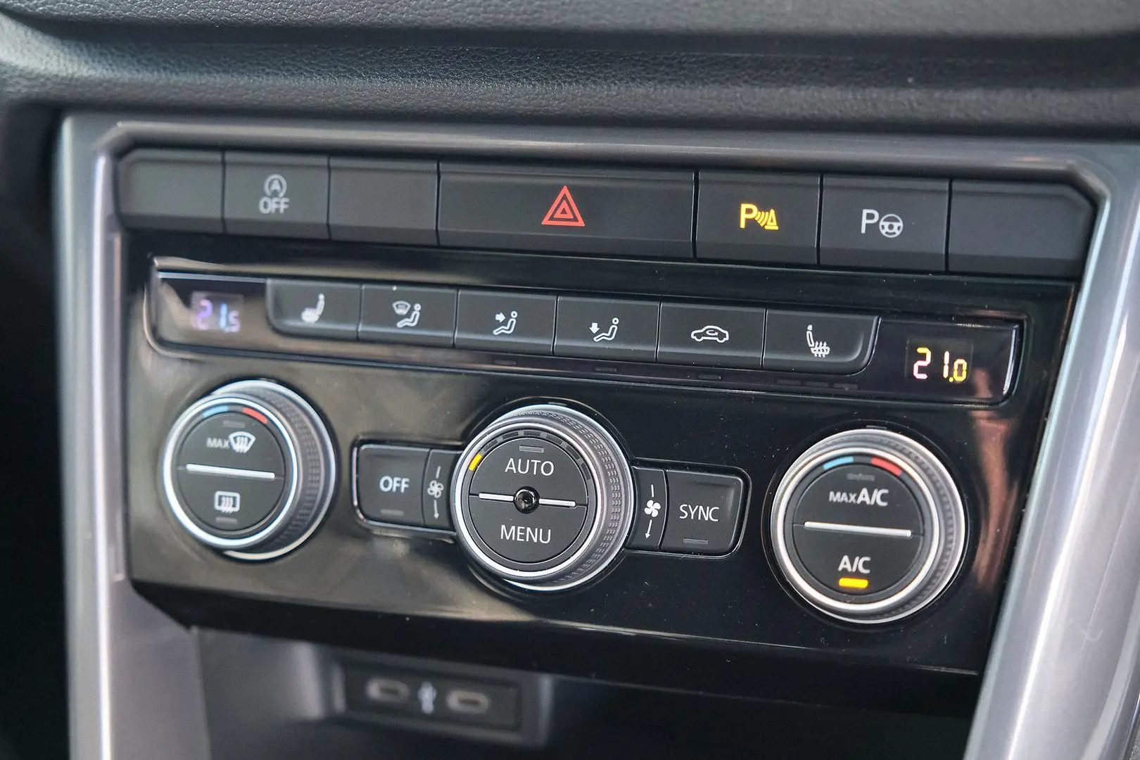 2021 Volkswagen T-Roc Gallery Image 21