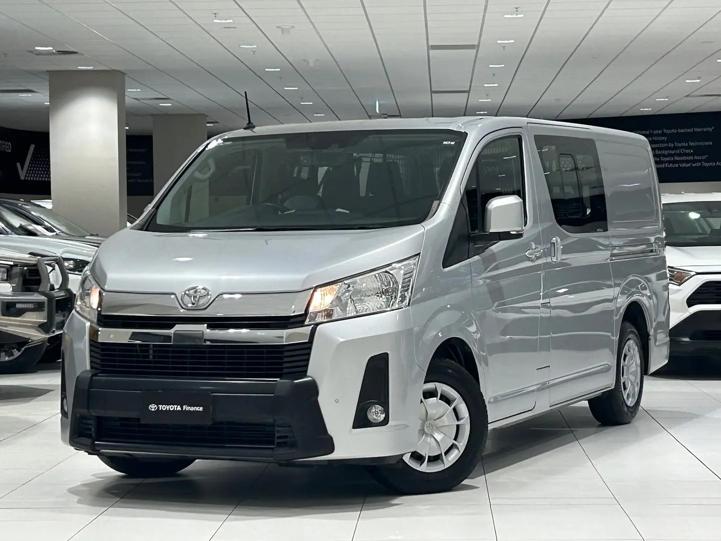 2020 Toyota Hiace Gallery Image 5