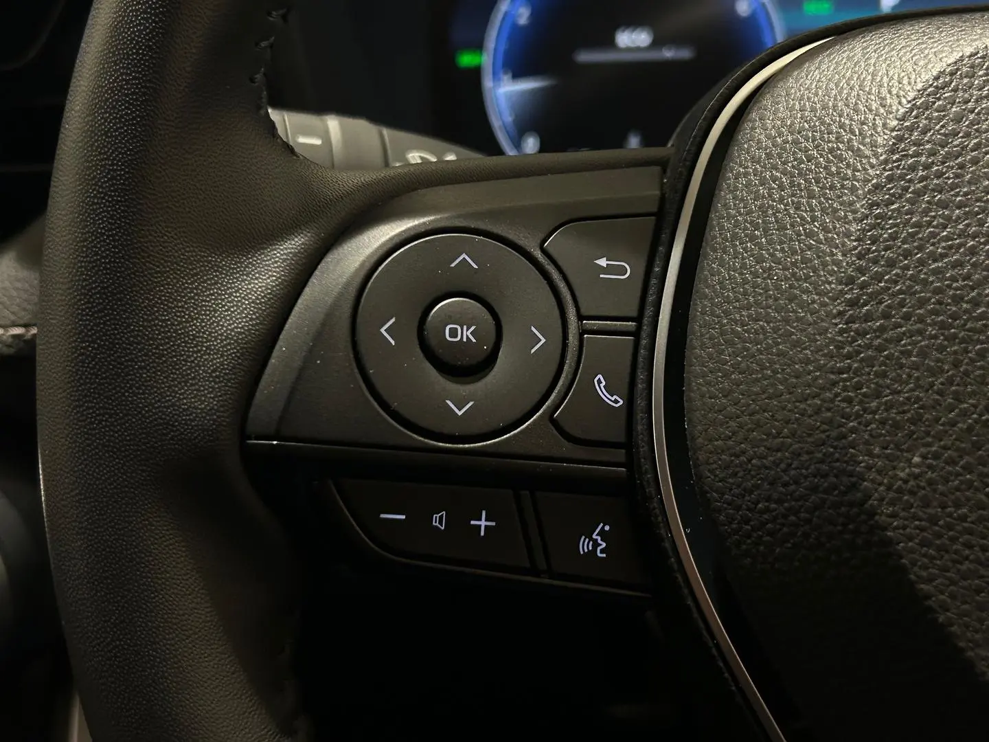 2024 Toyota RAV4 Gallery Image 25