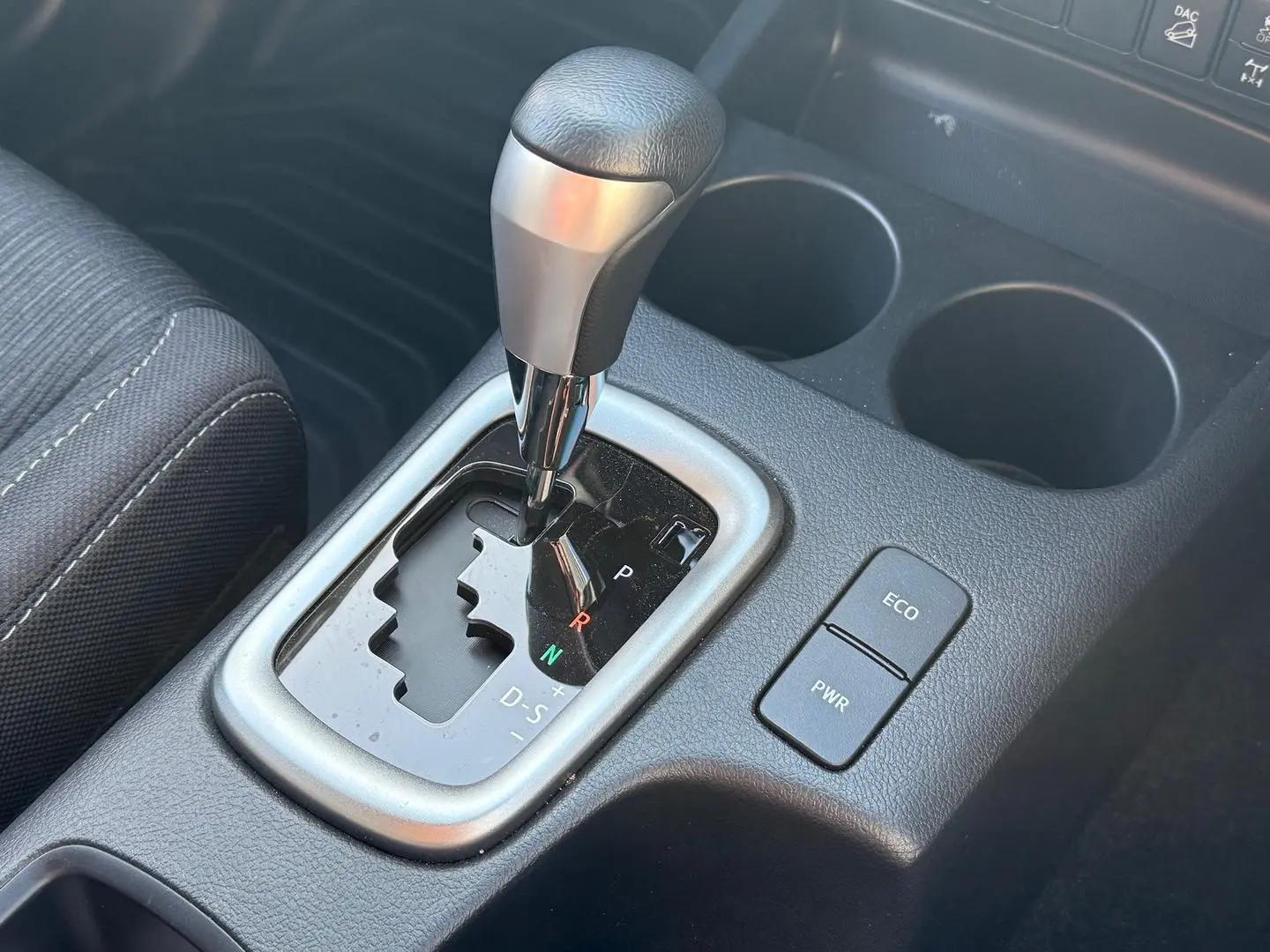 2023 Toyota Hilux Gallery Image 18