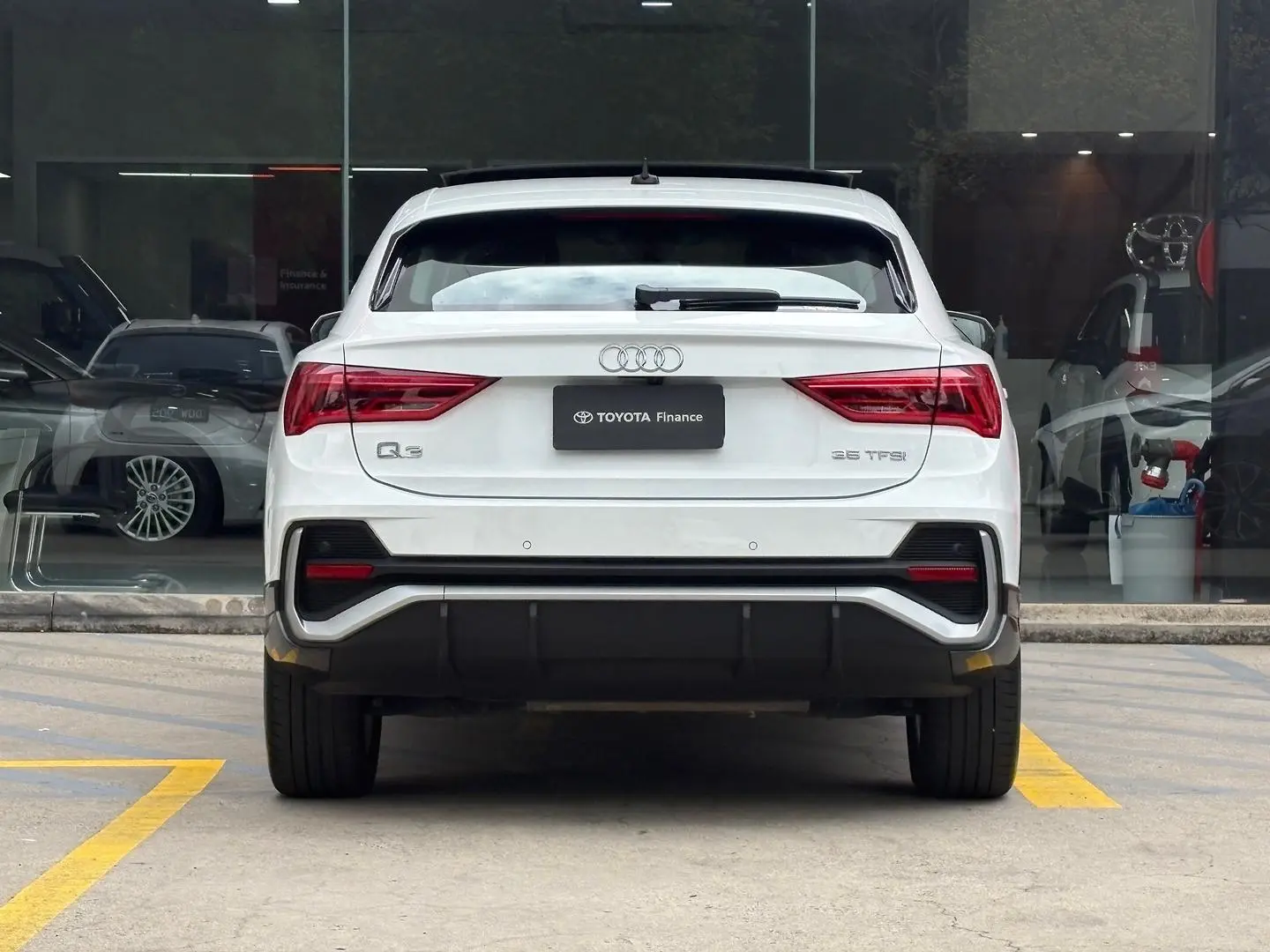 2020 Audi Q3 Gallery Image 8