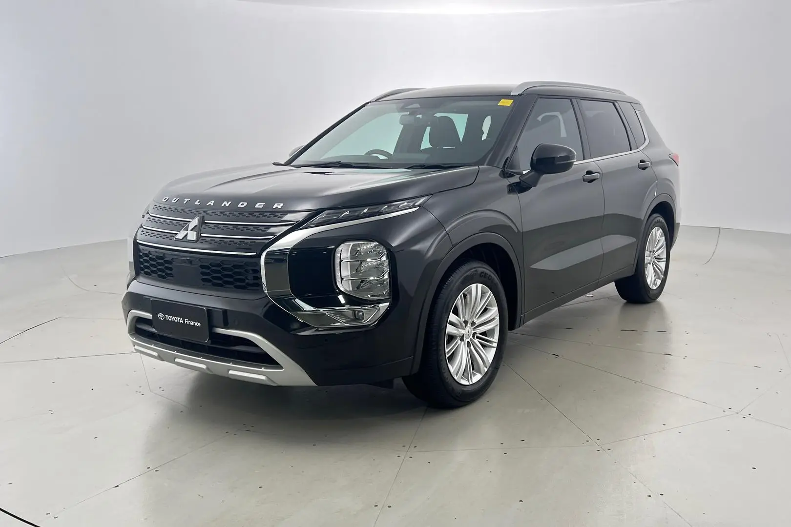 2022 Mitsubishi Outlander Gallery Image 9