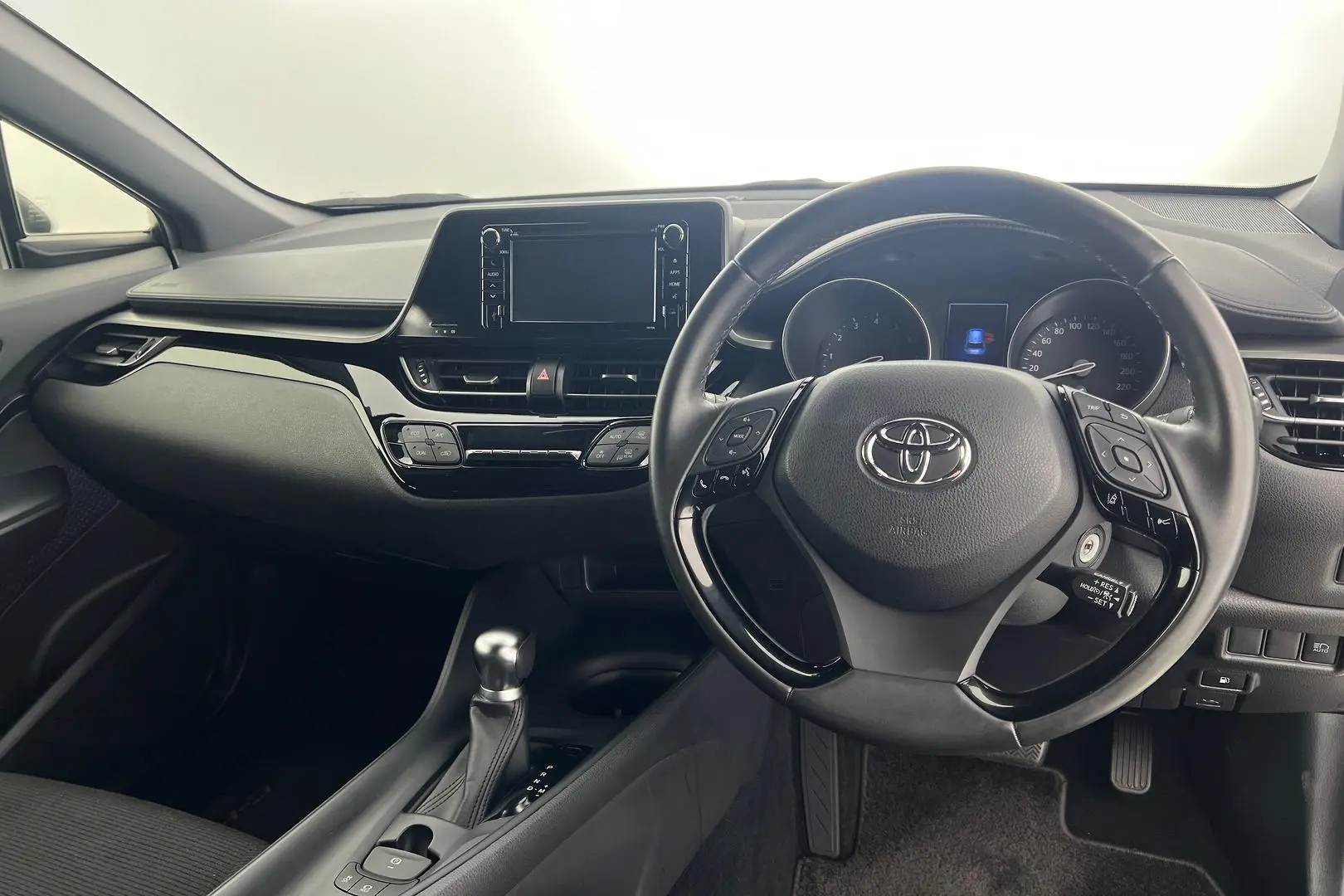 2019 Toyota C-HR Gallery Image 12
