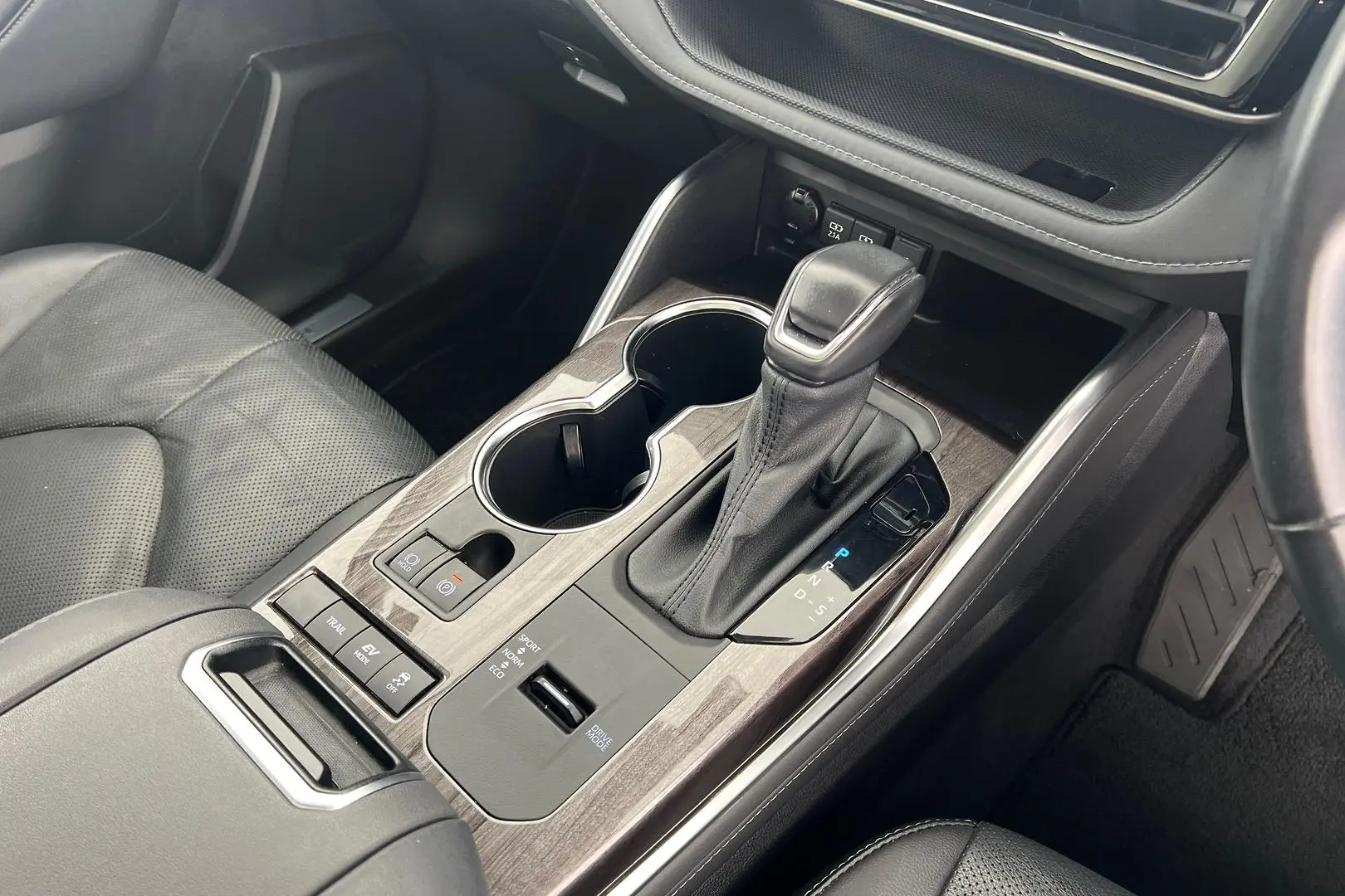 2021 Toyota Kluger Gallery Image 13