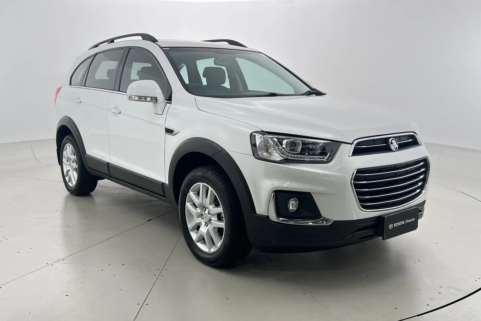 2017 Holden Captiva Gallery Image 1